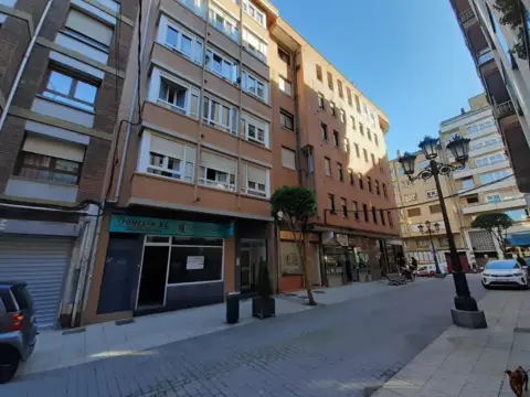 Local comercial en calle de José Echegaray, 4